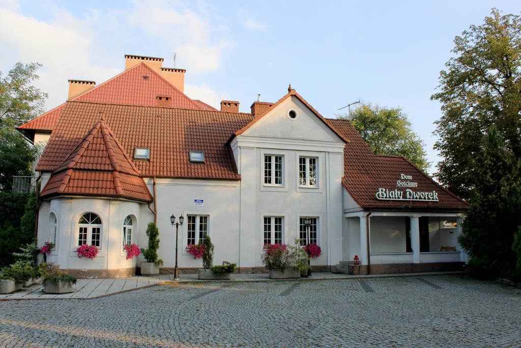 Dom Goscinny Bialy Dworek Człuchów Habitación foto