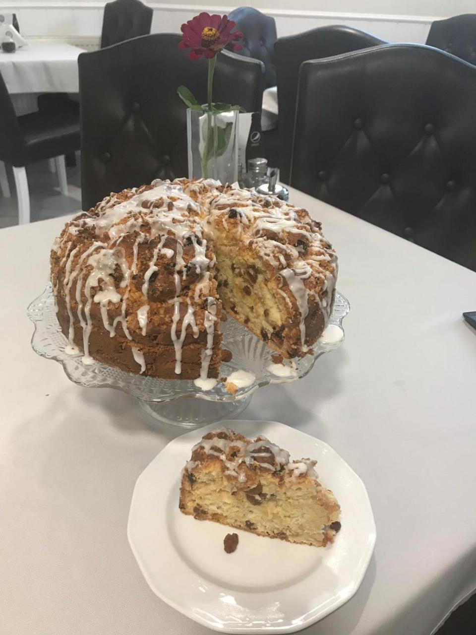 Dom Goscinny Bialy Dworek Człuchów Exterior foto